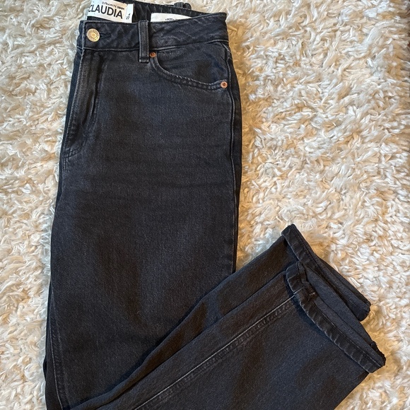 Dynamite Black Tapered Jeans - Picture 2 of 5